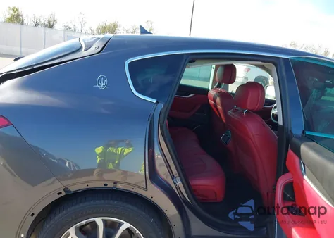 2019 Maserati Levante z USA, uszkodzony, nr VIN ZN661XUA0KX320561